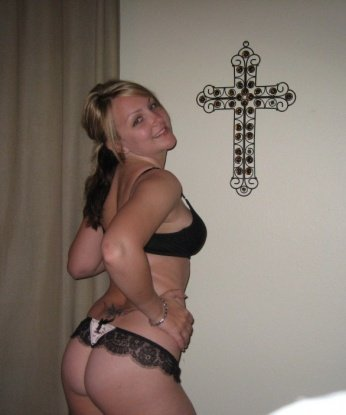 Мечта всех мужчин становится реальностью со мной. У меня опыт, я знаю, как доставить истинное наслаждение. Мои услуги - это не только классический секс, но и нежные ласки, горячие поцелуи и высококлассный массаж. Мне нравится экспериментировать и открыта для новых фантазий.
Фото, которые ты видишь, полностью соответствуют действительности. Мое тело стройное и сочное, а грудь просто идеальна для твоих прикосновений. У меня есть множество положительных отзывов от мужчин, чьи желания я уже исполнила. Я гарантирую тебе полное удовлетворение и незабываемые ощущения. Не упусти свой шанс ощутить настоящую страсть! Жду тебя в Москве, дорогой 😉 3113, 24 года